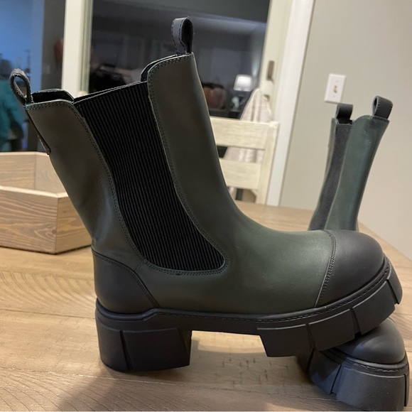 NWOB Free People Maren Mid Green Leather Chelsea Boots Size 39.5/ 9.5 US - Picture 4 of 8